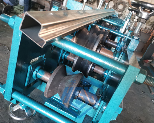 不銹鋼門(mén)扇料門(mén)料管成型機(jī)