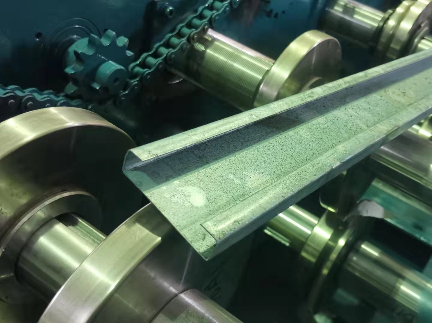 不銹鋼C型鋼機設備 沖孔成型剪切一體機 