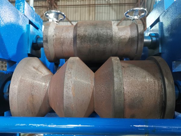 桌椅腿異形管機(jī)器